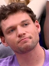 EXCLU Théo P : Après son départ de la Star Academy, va-t-il reprendre sa carrière de kiné ? Il nous répond