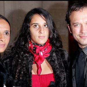 Karine Silla revient sur sa naissance auprès de "Paris Match"

Karine Silla avec sa fille Roxane Depardieu et Vincent Perez - Soirée de gala au château de Versailles au profit de l'association Pour la vie, espoir contre le cancer. Le 5 février 2007. 
© Guillaume Gaffiot/Bestimage