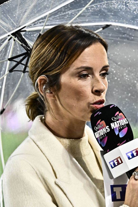 Isabelle Ithurburu presentatrice TF1 - Match de tournée d'automne "France - Fidji (34-21)" à Bordeaux, le 15 novembre 2025.