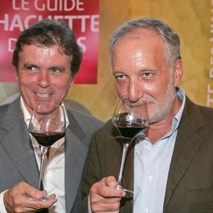 Il profite désormais de la vie en parcourant le Gard.

Le journaliste Claude Sérillon et l'acteur François Berléand assistent à la cérémonie de remise de la Grappe d'Or organisée par Le Guide Hachette des Vins 2007 au Pavillon Dauphine à Paris, France, le 6 septembre 2006. Photo Mousse/ABACAPRESS.COM