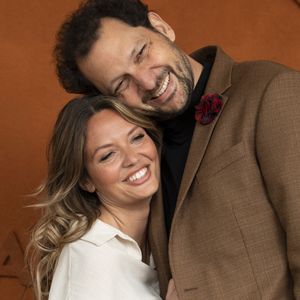 Éric Antoine et sa compagne Gennifer Demey au village lors des Internationaux de France de Tennis de Roland Garros 2025, à Paris, France, le 7 juin 2025. 

© Cyril Moreau/Bestimage