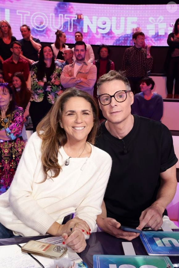 Exclusif - Valérie Bénaïm, Matthieu Delormeau sur le plateau de l'émission TBT9 (Tout beau tout n9uf) présentée par C.Hanouna et diffusée en direct sur W9 à Paris le 1er décembre 2025. © Jack Tribeca / Bestimage