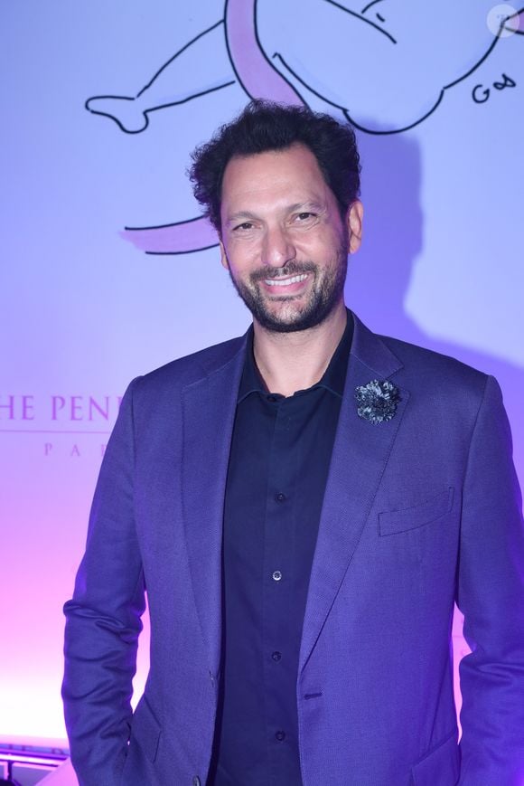 Il ajoute "La France, ce n’est pas juste des Français", défendant l’esprit international du show.

Eric Antoine - Soirée de gala du 10ème anniversaire de l’association "Les Bonnes Fées" à l’Hôtel The Peninsula Paris le 8 octobre 2025. © Rachid Bellak/Bestimage