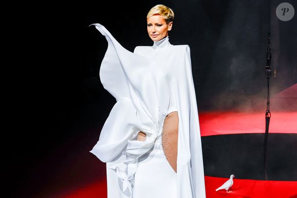Adriana Karembeu - Défilé Stéphane Rolland "Collection Haute Couture Printemps/Eté 2026" lors de la Fashion Week de Paris (PFW) au Cirque d'Hiver Bouglione, à Paris, France, le 27 janvier 2026. Bestimage