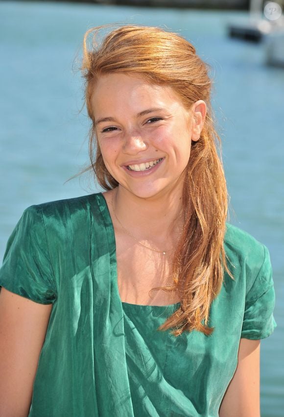 Juliet Lemmonier joue également dans "Demain nous appartient"

Juliet Lemonnier – Photocall du film J’ai peur d’oublier lors du 13ᵉ Festival de la fiction TV de La Rochelle. © Guillaume Gaffiot / Bestimage