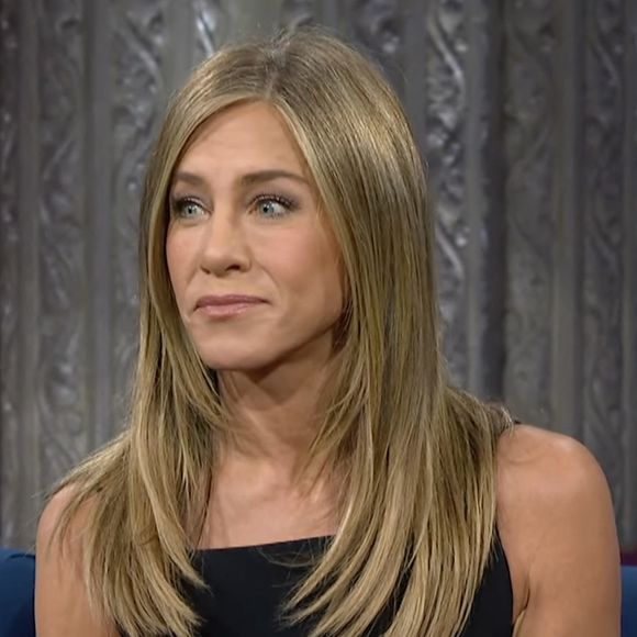Jennifer Aniston a officialisé sa relation avec Jim Curtis.

Jennifer Aniston est apparue dans l’émission de Stephen Colbert aux États-Unis pour promouvoir la dernière saison de sa série comique dramatique sur AppleTV+, The Morning Show. Photo fournie par JLPPA
