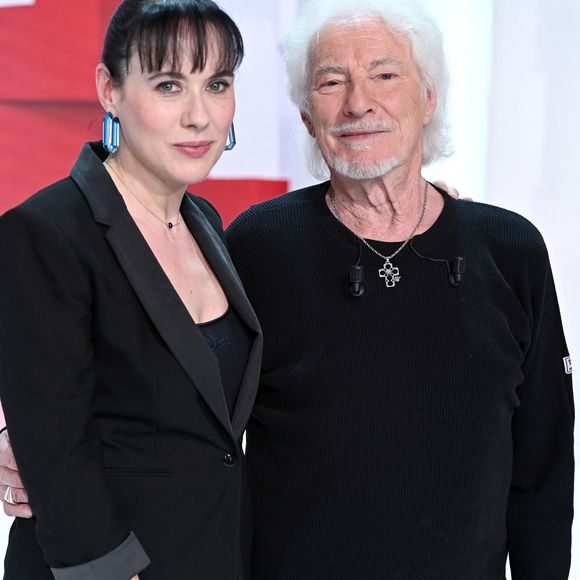 Exclusif - Hugues Aufray et sa compagne Murielle Mégevand - Enregistrement de l'émission "Vivement Dimanche" présentée par M.Drucker et diffusée le 24 avril sur France 2. Le 15 avril 2022
© Guillaume Gaffiot / Bestimage