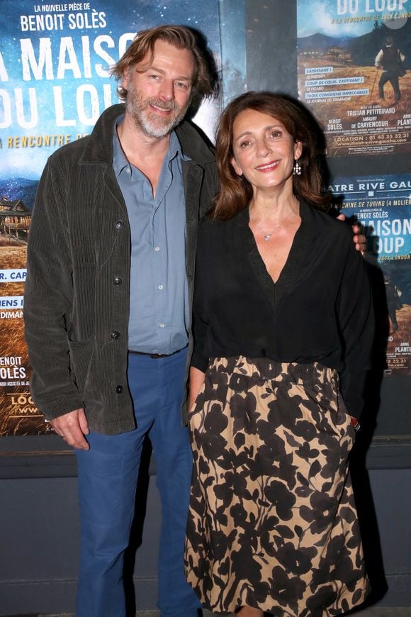 Au quotidien celle qui incarne Liliane partage la vie de François Feroleto, également comédien et père de ses enfants.

Valérie Karsenti et son compagnon François Feroleto - Générale de la Pièce « La maison du loup » au Théâtre Rive Gauche à Paris, France, le 02 Octobre 2023. © Bertrand Rindoff / Bestimage