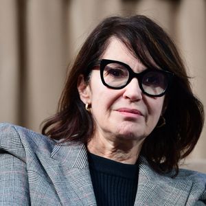 À la fin du mois de juillet 2026, les incendies en Gironde ont ravagé plus de 42 000 hectares de forêt, Zabou Breitman fait partie de ceux qui ont été contraints de partir.
Zabou Breitman lors de la 164ème vente des Hospices de Beaune sous les Halles de Beaune.
© Romain Doucelin / Bestimage