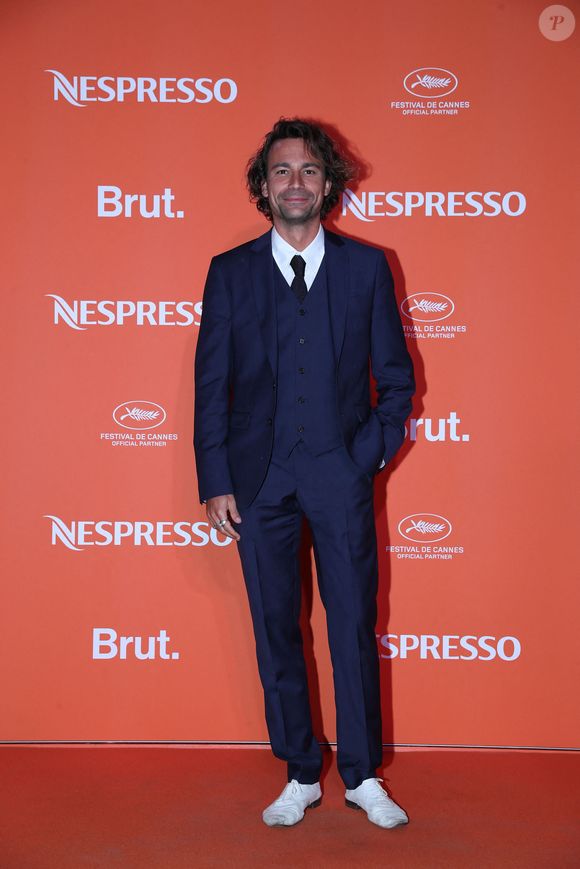 La direction se réjouit de l'arrivée de Bertrand Chameroy 
Bertrand Chameroy - Photocall de la soirée Nespresso x Brut lors du 77ème Festival International du Film de Cannes le 16 mai 2024. © Laurent Campus/Bestimage