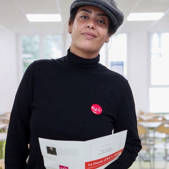 La chanteuse a interprété un medley de ses plus grands titres
Exclusif - La chanteuse française Amel Bent lors de la lecture de la dictée ELA, avec le texte "Un monde sans frontières" de Sabyl Ghoussoub, prix Goncourt des Lycéens 2022 pour le lancement de la 20ème édition de la campagne "Mets tes baskets et bats la maladie"  en soutien à l'Association Européenne de Leucodystrophie (ELA) à l'école Commandant Charcot à Neuilly-sur-Seine, France, le 16 octobre 2023. © Christophe Clovis/Bestimage