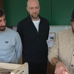 Claudio Capéo dans sa maison en Alsace. Reportage diffusé dans le JT de 13 heures de TF1 le 23 décembre 2025.