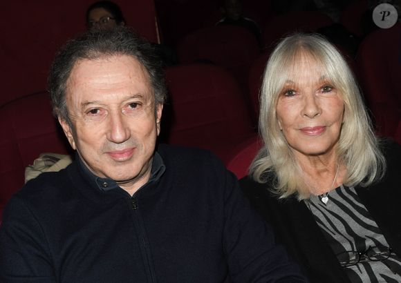 En effet, il y a plus de 20 ans maintenant, il buvait deux verres d'eau dès le réveil.

Exclusif - Michel Drucker et sa femme Dany Saval - Projections de deux séances exceptionnelles du film "Signé Furax" en hommage à Marc Simenon au cinéma Mac Mahon à Paris le 27 octobre 2019. © Coadic Guirec/Bestimage
