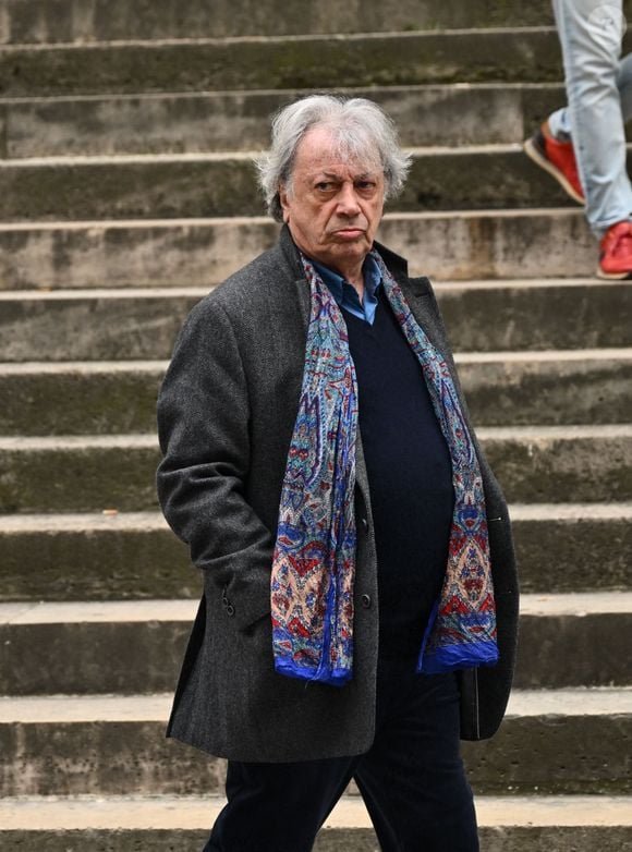 Hervé Vilard lors des obsèques de Alexis Gruss en l'Église Saint-Roch à Paris le 11 avril 2024. Agence / Bestimage