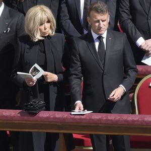 Les dirigeants et les têtes couronnées, venus du monde entier, assistent aux funérailles du pape François sur la place Saint-Pierre au Vatican à Rome, le 26 avril 2025. GOFF INF / BESTIMAGE