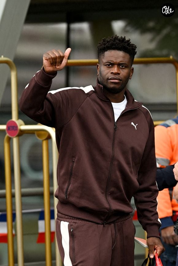 Brice Samba - L'équipe de France de football s'envole du Bourget pour rejoindre Boston, aux États-Unis, afin de participer à la Coupe du monde de la FIFA (du 11 juin au 19 juillet, aux États-Unis, au Canada et au Mexique), le 10 juin 2026. © Pierre Perusseau/Bestimage