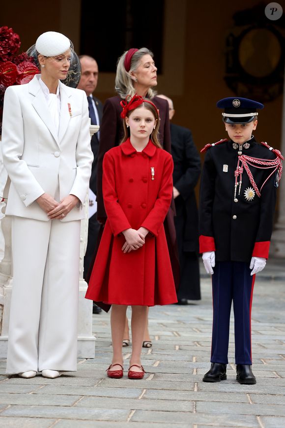 La princesse Charlène de Monaco, La princesse Caroline de Hanovre, La princesse Gabriella de Monaco, comtesse de Carladès, Le prince Jacques de Monaco, marquis des Baux - La famille princière monégasque dans la cour d'honneur du palais lors de la la fête nationale à Monaco le 19 novembre 2025. © Dominique Jacovides - Bruno Bebert / Bestimage