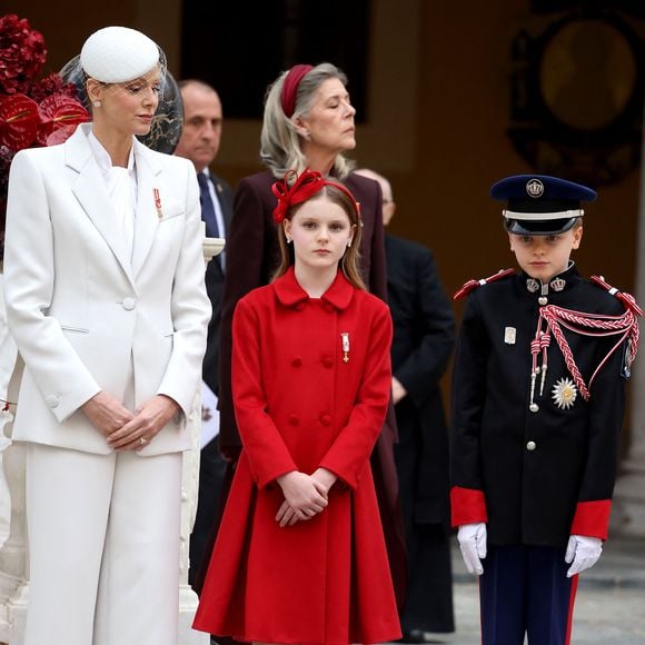 La princesse Charlène de Monaco, La princesse Caroline de Hanovre, La princesse Gabriella de Monaco, comtesse de Carladès, Le prince Jacques de Monaco, marquis des Baux - La famille princière monégasque dans la cour d'honneur du palais lors de la la fête nationale à Monaco le 19 novembre 2025. © Dominique Jacovides - Bruno Bebert / Bestimage