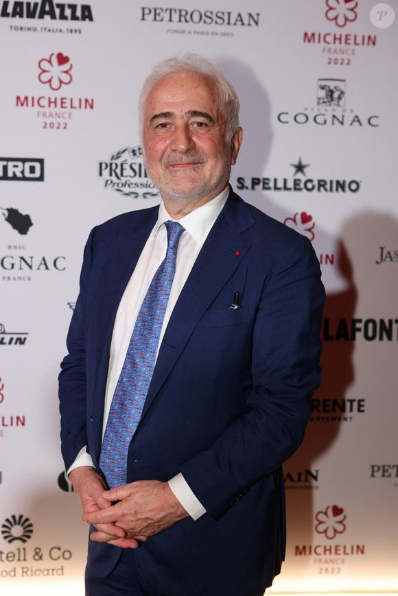 Le Chef Guy Savoy au théâtre de Cognac lors de la cérémonie de remise des prix du Guide Rouge Michelin 2022 à Cognac. © Jean-Marc Lhomer / Bestimage