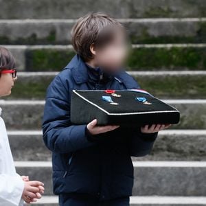 Henrik (fils du défunt) - Sorties des obsèques de Niels Arestrup à l'Église Saint-Roch à Paris. Le 10 décembre 2024
© Christophe Clovis / Bestimage