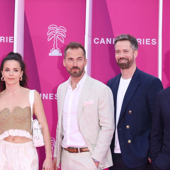 Emmanuel Moire y campe le professeur François Lehaut.

Hector Langevin, Raphaele Volkoff, Franck Monsigny, Emmanuel Moire et Farouk Bermouga - Soirée d'ouverture de la 7ème saison de "CanneSeries" à Cannes le 5 avril 2024. © Denis Guignebourg/Bestimage