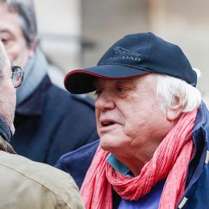 Laurent Cabrol à la sortie des obsèques de Jean-Luc Petitrenaud en l'église Saint-Pierre-du-Gros-Caillou à Paris, France, le 17 janvier 2025. © Christophe Clovis/Bestimage