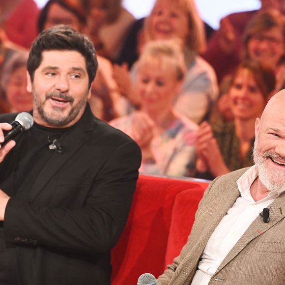 Exclusif - Patrick Fiori et Philippe Etchebest lors de l'enregistrement de l'émission Vivement dimanche au studio Rive gauche, présentée par M.Drucker, diffusée sur France 3 le 17 mai 2026, à Paris, France, le 21 avril 2026. © Guillaume Gaffiot/Bestimage