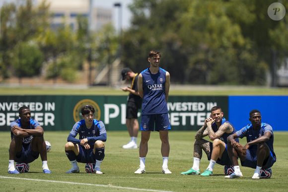 William PACHO du PSG, Kang in LEE du PSG, Fabian RUIZ du PSG, Lucas HERNANDEZ du PSG, Nuno MENDES du PSG lors de la séance d'entraînement du Paris Saint-Germain au Crawford Field le 14 juin 2025 à California Hot Springs, États-Unis. Photo par Hugo Pfeiffer/Icon Sport/ABACAPRESS.COM