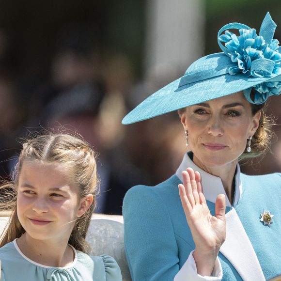 Kate Middleton et sa fille Charlotte lors de la cérémonie Trooping the Colour à Londres, le 14 juin 2025. 

Photo : Goff Inf / Bestimage