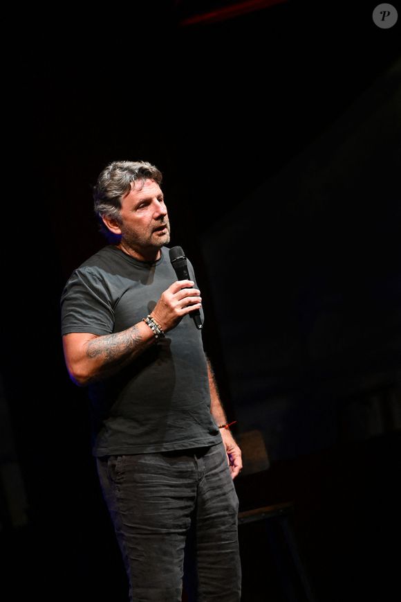 Philippe Lellouche l'acteur, réalisateur, animateur et chanteur israélo-français, durant la 3eme soirée de la seconde édition des Théâtrales d'Eze à l'oppidum du Col d'Eze. Le 4 août 2024
© Bruno Bebert / Bestimage