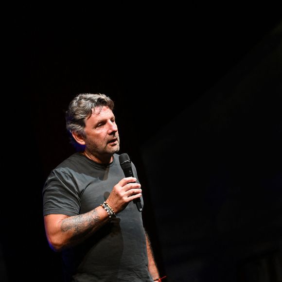Philippe Lellouche l'acteur, réalisateur, animateur et chanteur israélo-français, durant la 3eme soirée de la seconde édition des Théâtrales d'Eze à l'oppidum du Col d'Eze. Le 4 août 2024
© Bruno Bebert / Bestimage