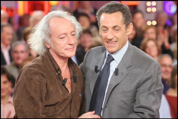 Cette amitié entre les filles résultent de celle qu'entretiennent depuis très longtemps leurs pères, Didier Barbelivien et Nicolas Sarkozy
Archives - Didier Barbelivien et Nicolas Sarkozy. Enregistrement de l'Èmission 'Vivement Dimanche' le 11 janvier 2006. Guillaume Gaffiot/Bestimage