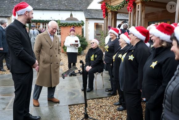 Le roi Charles III lors d'une visite à l'événement annuel Crafts at Christmas de la King's Foundation à Highgrove Gardens à Tetbury, Royaume-Uni, le 13 décembre 2024. Photo i-Images / ABACAPRESS.COM