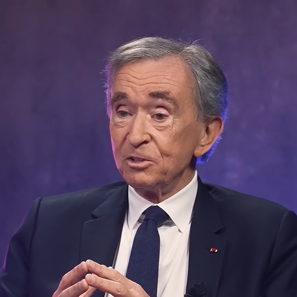 Bernard Arnault revient sur l’affaire Boussac, une opération qui a marqué le début de la création de son empire dans le luxe. 

Bernard Arnault dans "LEGEND".