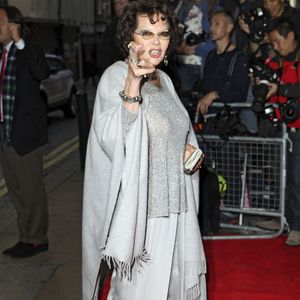 Claudia Cardinale - Première du film "Effie Gray" à Londres le 5 octobre 2014. (Action Press / Bestimage).