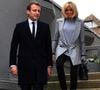C'est signé !

Emmanuel Macron quitte son domicile et va voter à la mairie du Touquet en compagnie de sa femme Brigitte Macron pour le premier tour des élections présidentielles © Dominique Jacovides - Sébastien Valiela / Bestimage