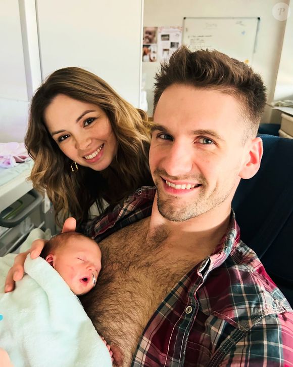 Marie Denigot et son mari avec leur fille Lana.