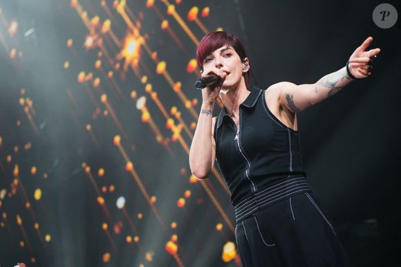 Interrogée dans le magazine "Paris Match", Jennifer a de nouveau évoqué sa forte relation avec sa mère.

Superbus en concert lors de la 1ère édition du "Festival Europe 2" au Casino de Paris le 17 juin 2025. © Alexandre Fumeron/Bestimage