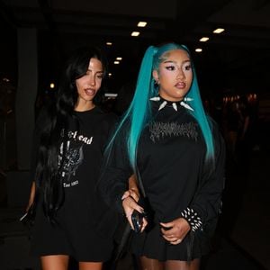 Elle arborait une sublime chevelure d'un bleu étincelant.

Danielle Levi, North West au défilé Vetements Collection Homme Prêt-à-Porter Printemps/Eté 2027" lors de la Fashion Week de Paris, le 26 juin 2026. © Florian Lavielle / Bestimage