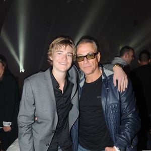 Sans oublier Nicholas (28 ans) né de son histoire avec Darcy LaPier. Selon ses dires, il n'est pas vraiment proche avec sa progéniture qui le jalouserait même lui ont rapporté ses proches.

Jean Claude Van Damme et son fils Nicholas - Radio FG fete ses 20 ans au Grand Palais a Paris le 5 Avril 2012.