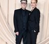 Une preuve d'amour publique qui n'a rien d'étonnant étant donné qu'ils forment un couple depuis plusieurs mois maintenant.

Marc Lavoine et sa compagne Adriana Karembeu à la soirée du Beauty Ball 2026 au château de Bratislava, en Slovaquie, le 16 janvier 2026. © ProfiMedia/Bestimage