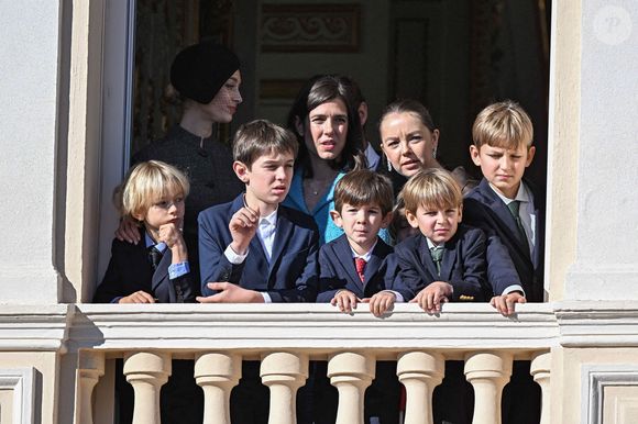 Beatrice Borromeo, Charlotte Casiraghi, Princesse Alexandra de Hanovre, Francesco Casiraghi, Raphael Elmaleh, Balthazar Rassam, Maximilian Casiraghi, Sacha Casiraghi apparaissent au balcon du Palais de Monaco lors des célébrations de la Fête Nationale à Monte-Carlo, Monaco le 19 novembre 2024. Photo by David Niviere/ABACAPRESS.COM