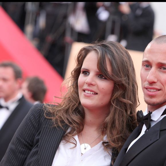 "C'est lui qui la sort. Elle est toute belle, toute propre, et pèse trois kilos et huit cent grammes."

Laure Manaudou et Frédérick Bousquet
BORDE-MOREAU / BESTIMAGE