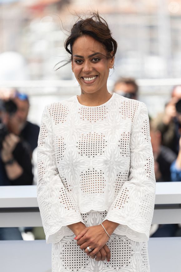 Amel Bent au photocall du film "Ma Frère" lors du 78ème Festival International du Film de Cannes, au Palais des Festivals à Cannes, France, le 22 mai 2025. © Jacovides-Moreau/Bestimage
