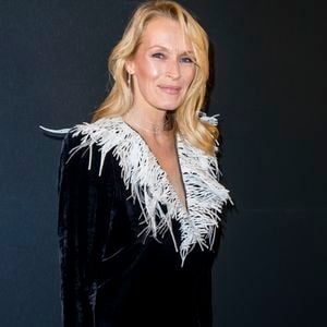 Sur ces clichés enneigés, on découvre les deux enfants marchant côte à côte.

Estelle Lefébure au dîner de gala de l’association AEM (Un Avenir pour les Enfants du Monde) au bénéfice des enfants du Rwanda organisée par B.Djian au Pavillon Ledoyen à Paris, le 11 décembre 2018. 

Photo : Olivier Borde/Bestimage