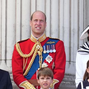 Le prince William, prince de Galles, Catherine Kate Middleton, princesse de Galles, le prince George, le prince Louis et la princesse Charlotte - Les membres de la famille royale britannique au balcon du Palais de Buckingham lors de la parade militaire "Trooping the Colour" à Londres le 15 juin 2024

© Julien Burton / Bestimage