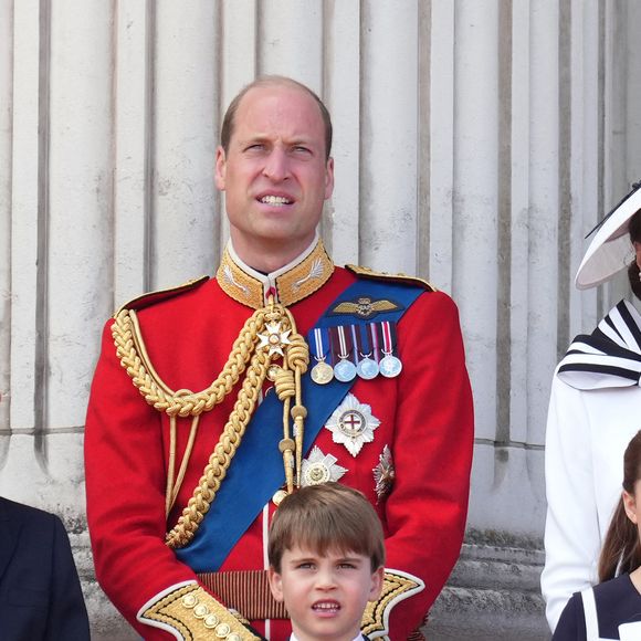 Le prince William, prince de Galles, Catherine Kate Middleton, princesse de Galles, le prince George, le prince Louis et la princesse Charlotte - Les membres de la famille royale britannique au balcon du Palais de Buckingham lors de la parade militaire "Trooping the Colour" à Londres le 15 juin 2024

© Julien Burton / Bestimage