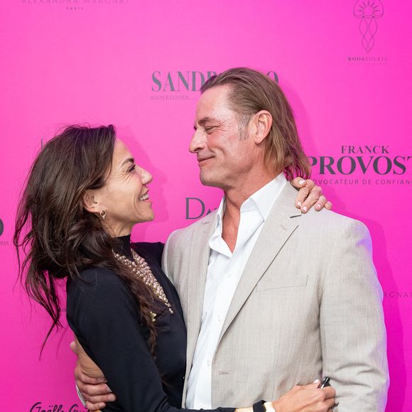 Exclusif - Sandra Sisley et Josh Holloway - Photocall à la suite Sandra & Co lors du Festival International des Séries de Cannes, Canneseries Saison 8, à l’hôtel JW Marriott Cannes le 27 avril 2025.
© Aurelio Stella / William Sanches Tavares / Evenjoy / Bestimage