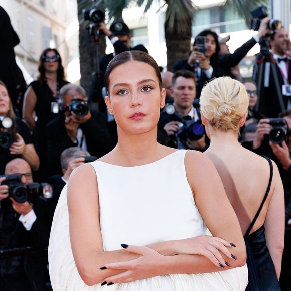 Adèle Exarchopoulos - Montée des marches du film " La bataille de Gaulle : L'âge de fer " lors du 79ème Festival International du Film de Cannes, le 20 mai 2026. © Jacovides-Moreau / Bestimage