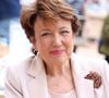 Roselyne Bachelot lui a notamment écrit : "Chérie prends bien soin de toi ! On t’aime", tandis que Maxime Dereymez lui a souhaité un prompt rétablissement.

Roselyne Bachelot assite au 5ème festival du Livre de Paris au Grand Palais à Paris, France, le 18 avril 2026.

© Denis Guignebourg/Bestimage